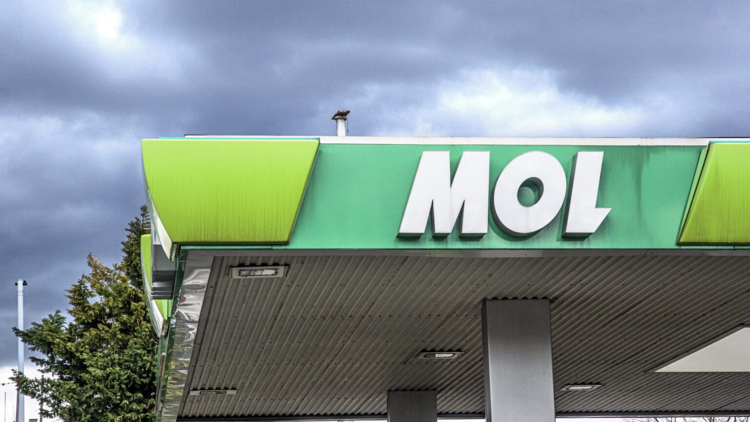 Hungarian Fuel Prices Rise Above Regional Average