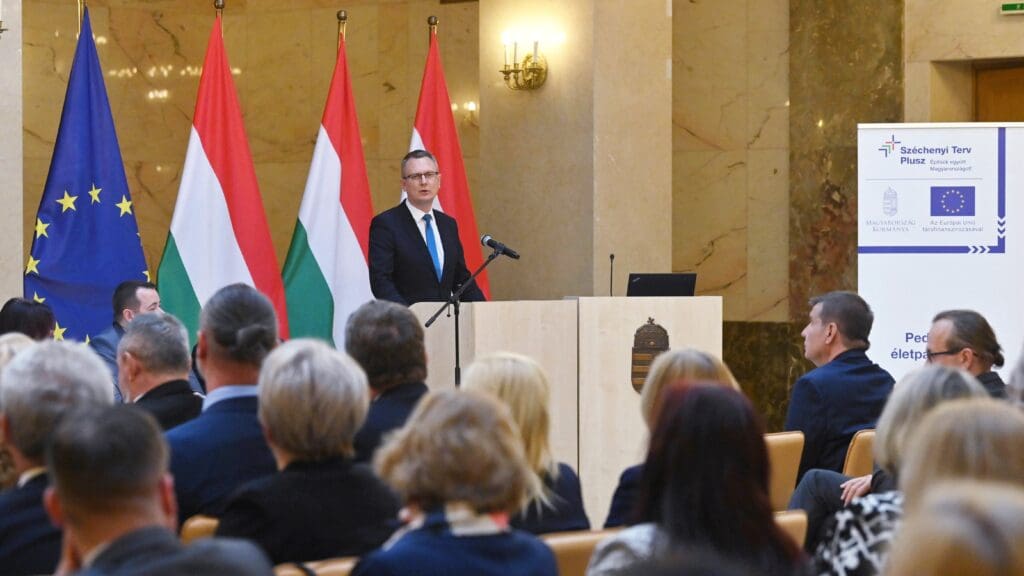 Bence Rétvári speaks at the conference about the salary increase of teachers on 19 March 2024 in Budapest.
