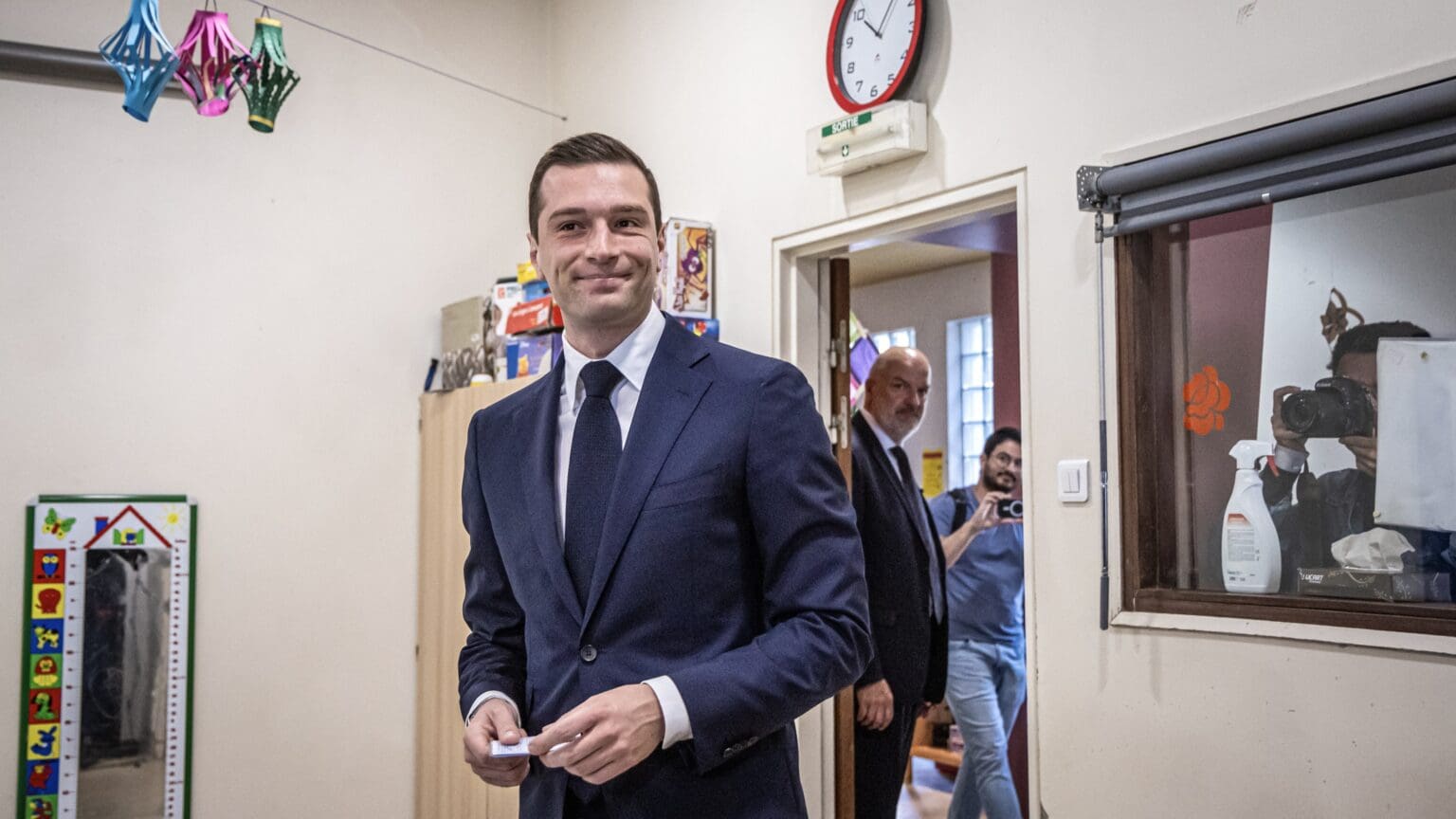 The French Electoral System Does Not Create a Level Playing Field