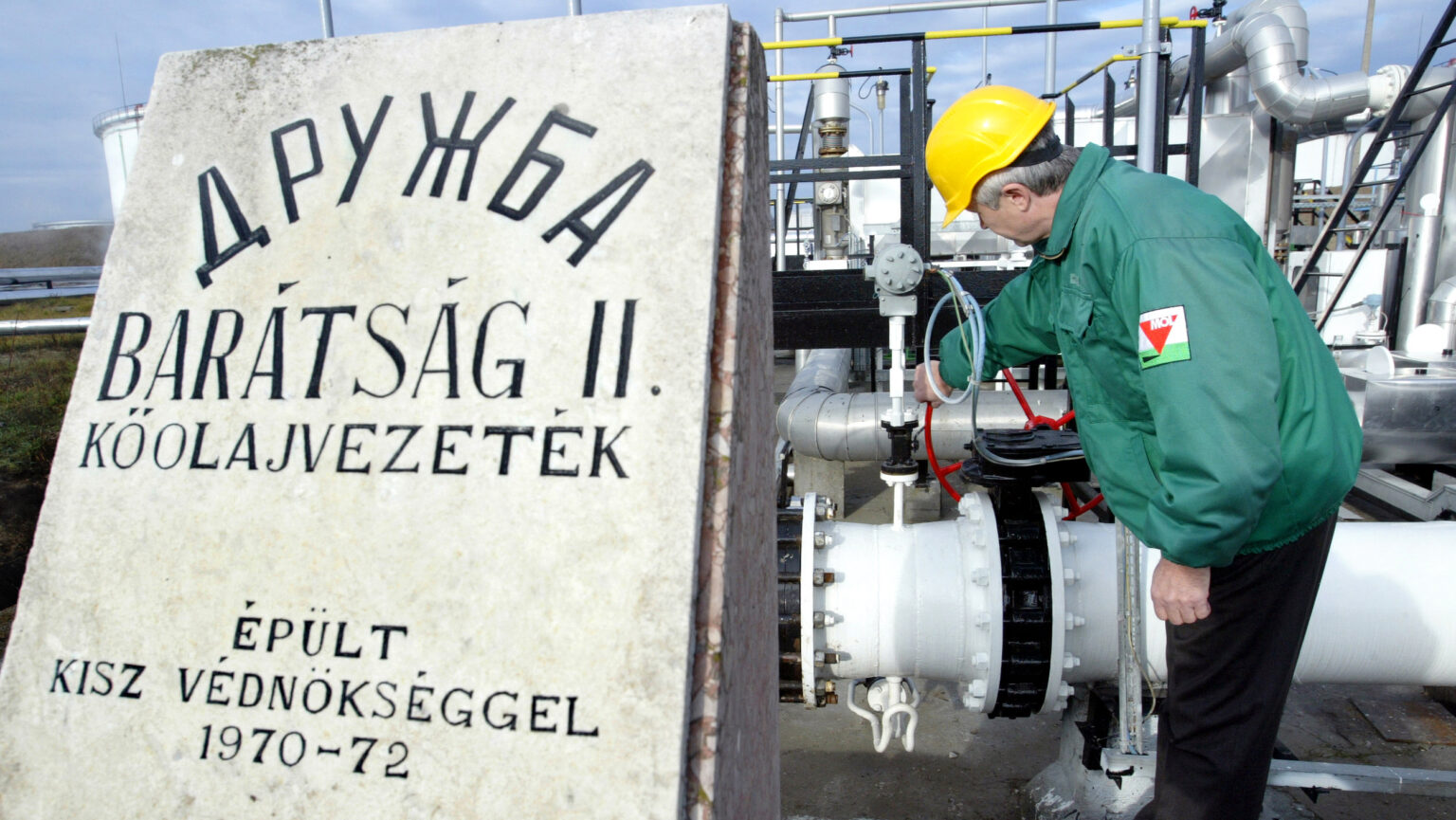 Russian Lawmakers Threaten Energy Cuts as Hungary Formally Labels Russia a Threat