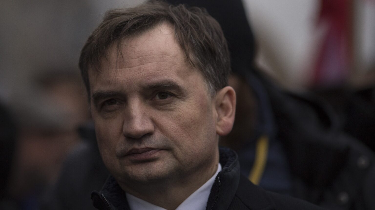 Hungary Strips Former Polish Government Officials of Orbán-Era Refugee Status 
