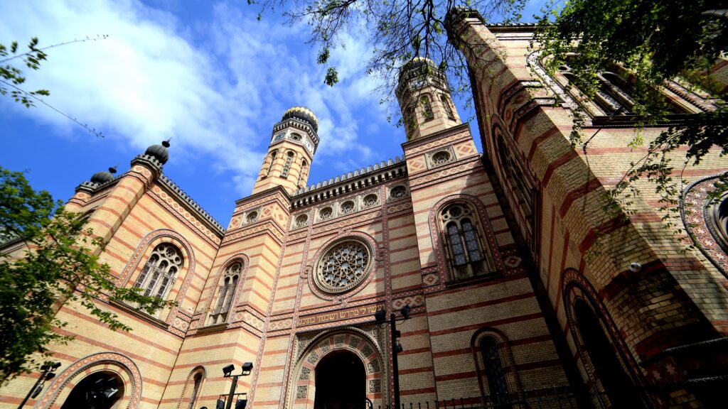 THE DOHÁNY STREET SYNAGOGUE