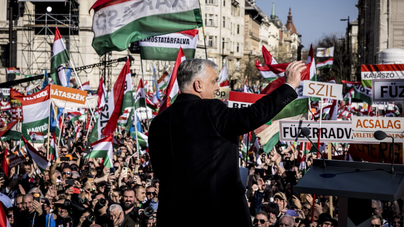 Lex Orbán: Hungary Plans Retroactive Term Limits for Prime Minister