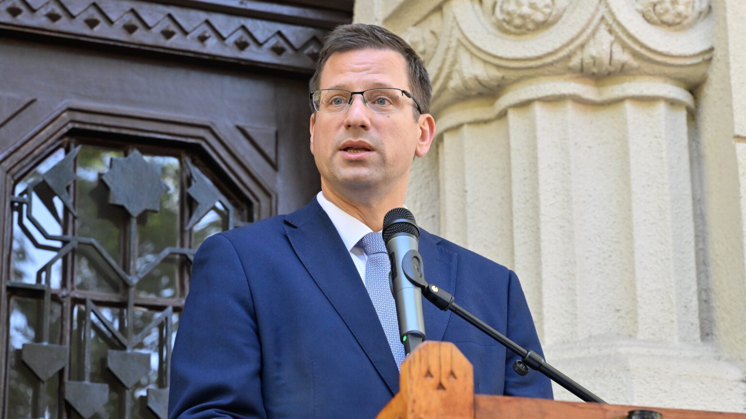 Fidesz Forms New Parliamentary Group after Election Setback