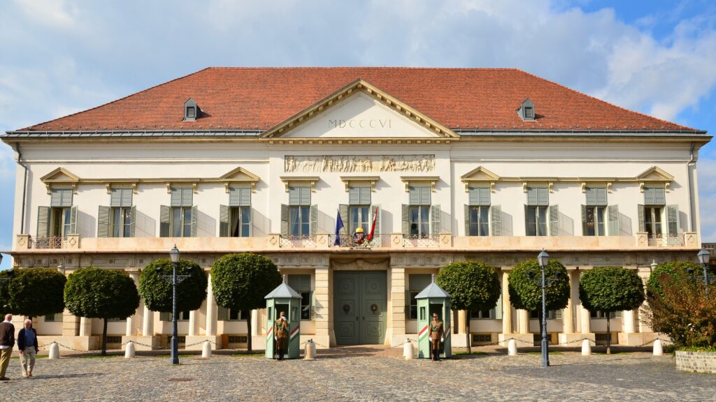Sábdor Palace
