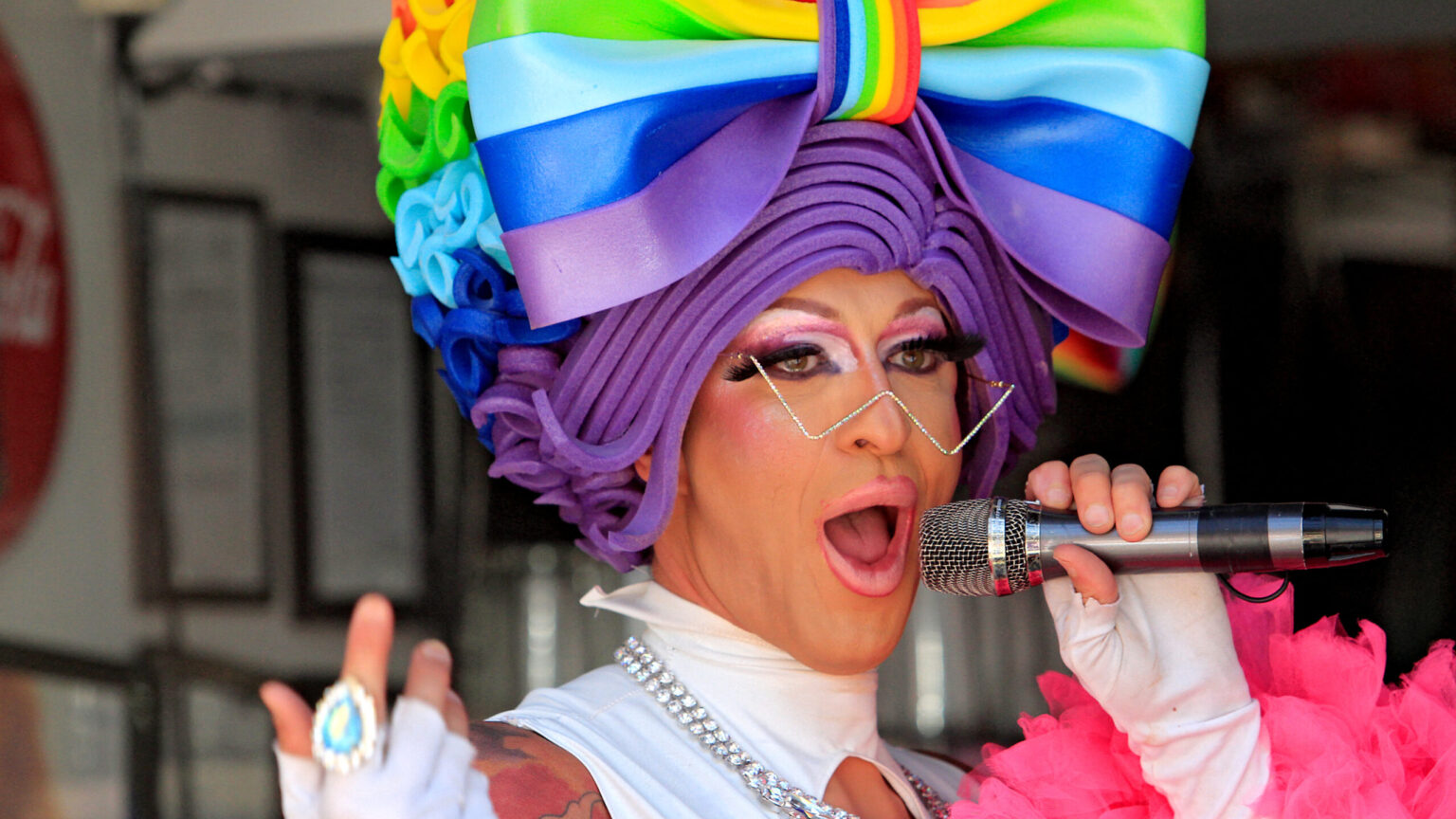 Canadian Schoolchildren Flee ‘Inappropriate’ Drag Theatre Show