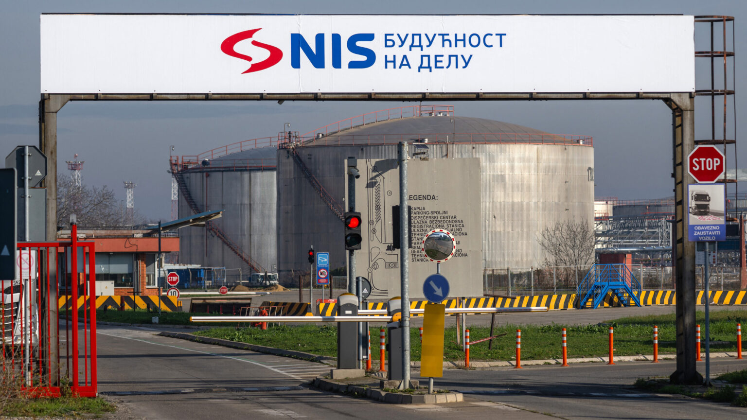 Hungary’s MOL Could Lose Strategic Serbian NIS Deal