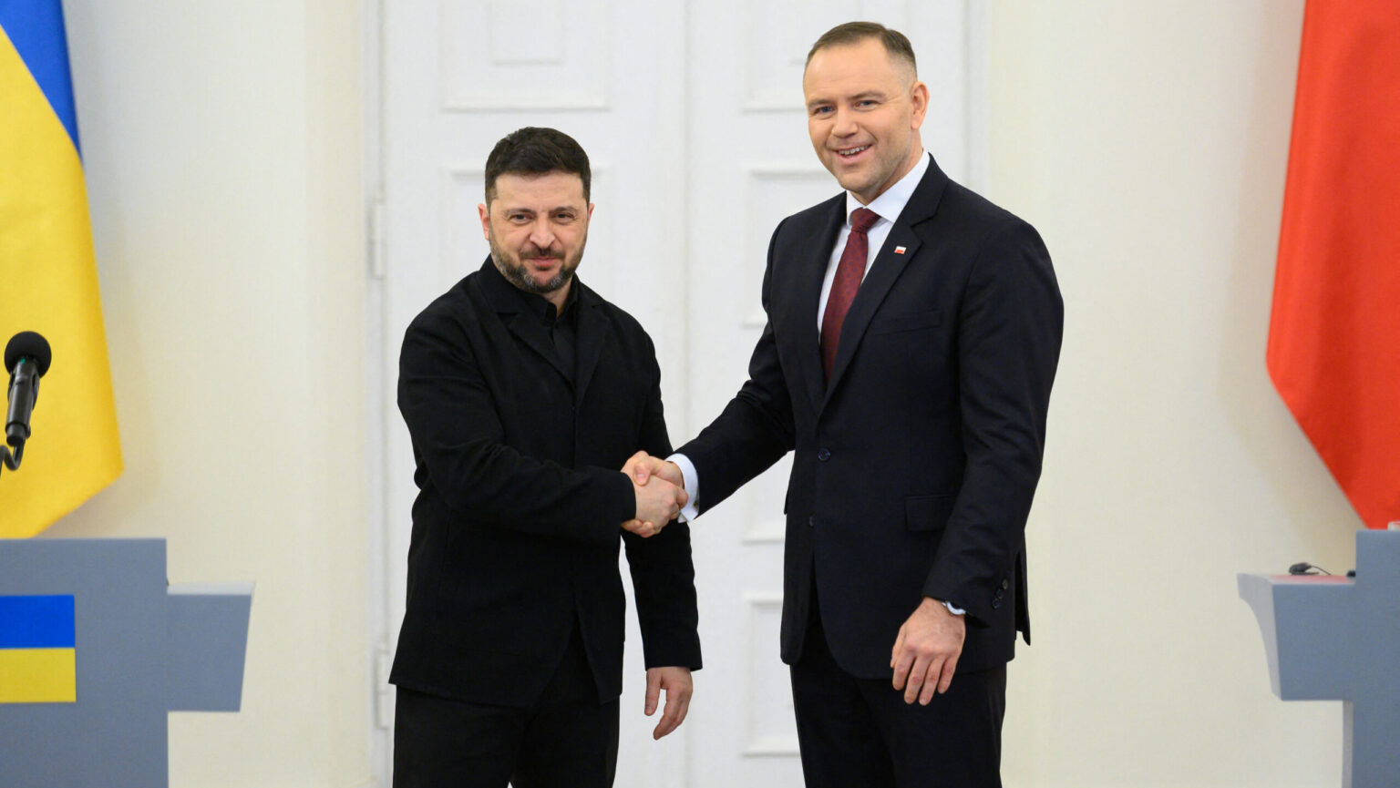 Zelenskyy Accuses Nawrocki of Following Orbán’s Anti-Ukrainian Playbook