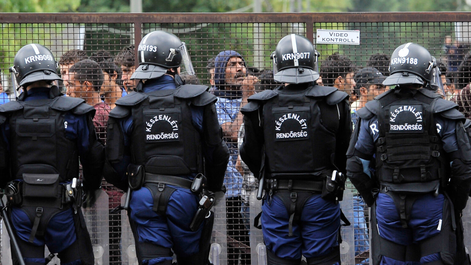 Hungary Seeks to End EU Migration Fine, Keep Hard Line and Demand €1B Back