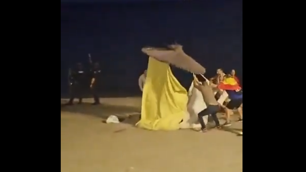 Ceuta Residents Storm Migrant Camps, Reclaim Beach as City Erupts Overnight