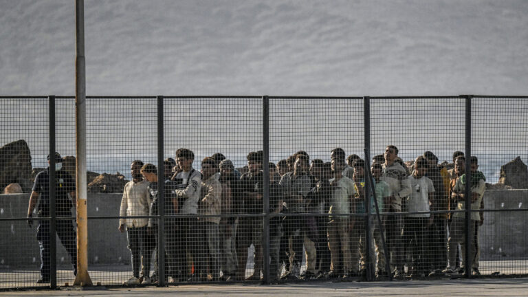 Nearly 600 Migrants Sent Home as Greece’s New ‘Return or Prison’ Policy Bites