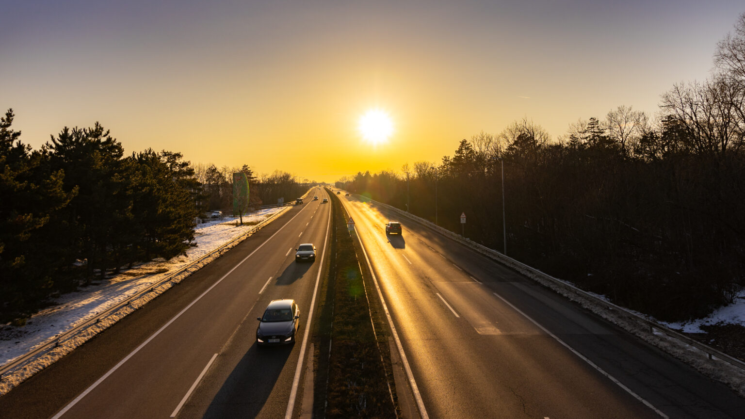 Nearly Half of Hungary’s State Roads Require Full Renovation, Minister Says